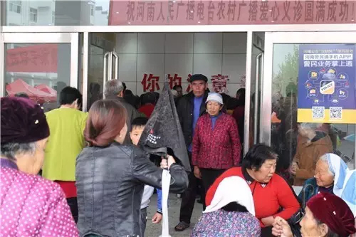現場真是的人山人海，只能用太火爆三個字形容了！