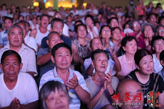 現場熱情的觀眾