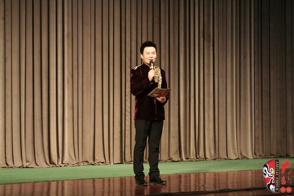 主持人：著名戲曲節目主持人、河南電臺戲曲廣播“當家小生”月陽