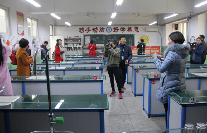 洛陽市澗西區英語學校實驗室