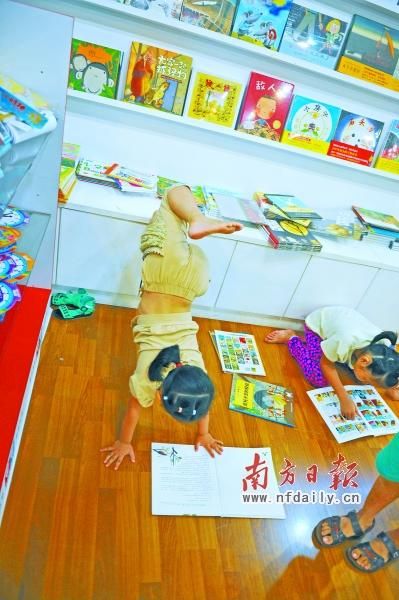 　由于有的孩子自控力差，造成圖書損壞。 南方日?qǐng)?bào)記者 王云攝