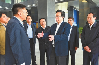 4月9日，省委書記、省人大常委會主任郭庚茂帶隊，在洛陽高新技術產業集聚區內觀摩考察。