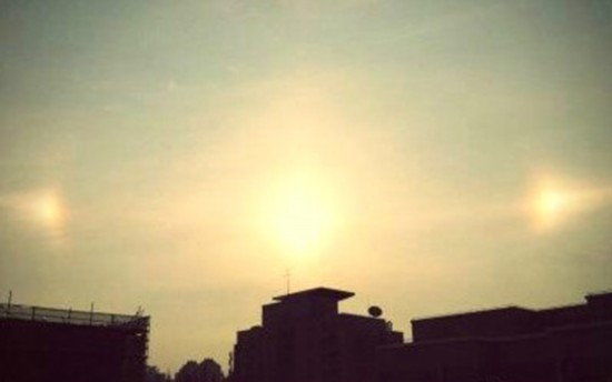 上?，F(xiàn)“3個(gè)太陽(yáng)”