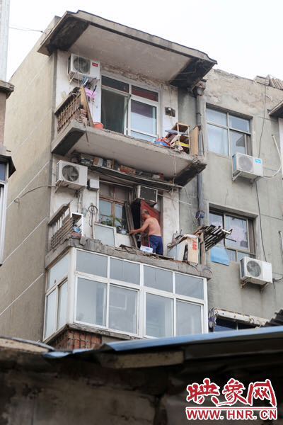 據了解，該棟房屋建造于1986年，距今已經30年。