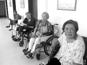 13個老人中，年齡最大的已經99歲