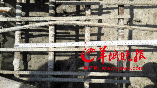 黃建清提供的E出入口鋼筋間距，顯示為15厘米