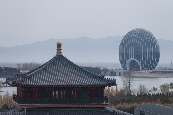 　因APEC會議籌備，雁棲湖景區于10月25日關閉至11月14日重新開放。 劉行喆 澎湃資料