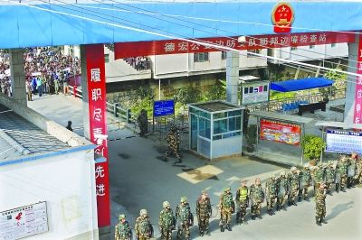 昨日，云南盈江縣那邦鎮邊防站加強戒備 特派記者 賈代騰飛 攝