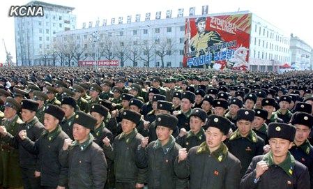 朝鮮黃海北道、咸鏡南道和南浦市11日舉行軍民大會，支持朝鮮人民軍最高司令部發(fā)言人聲明。