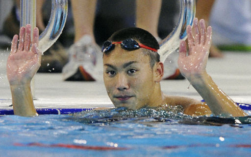 日本著名的游泳選手富田尚彌25歲在參加仁川亞運會期間，偷盜了韓國記者的照相機。