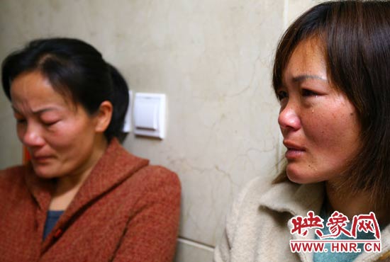 提及現狀，柴小快的女兒不住流淚。