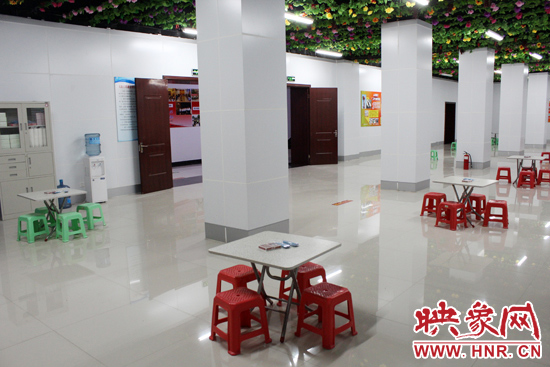 為了給市民納涼避暑創(chuàng)造舒適的環(huán)境，今年鄭州市人防辦加大了投入，對納涼點進行了升級改造