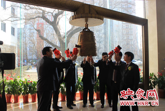 1月7日，在全國股份轉讓系統（即新三板），伴隨著開市寶鐘的敲響，山水園林股份有限公司正式登陸新三板。