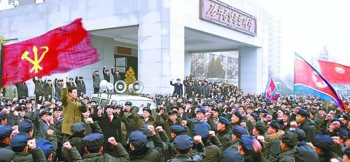 朝鮮11日繼續展開大規模批判張成澤運動。圖為朝鮮金策工業大學的青年學生宣誓擁護領袖金正恩。