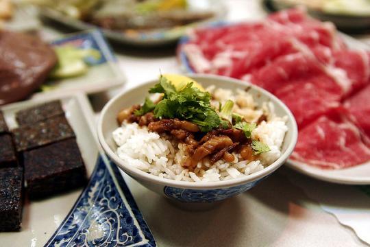 　　鹵肉飯在臺灣南北地區有不同的意義