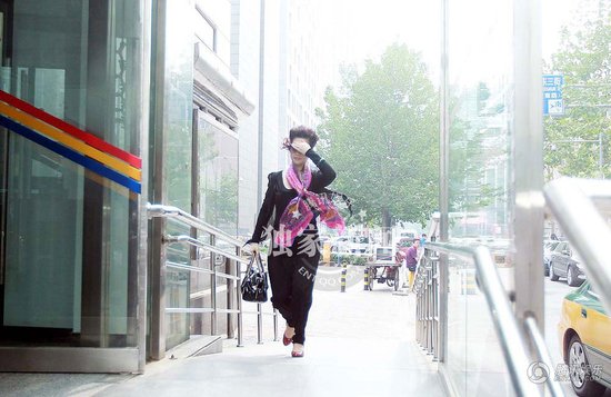 2013年7月22日，李某輪奸案庭前會議在海淀某法庭舉行，現場有大批媒體等候。