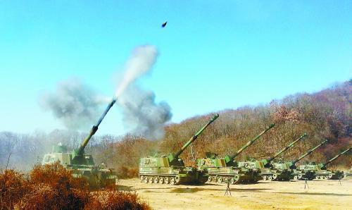 延坪島炮擊事件3周年之際，朝韓間口水仗不斷。圖為韓軍21日舉行應對挑釁訓練。