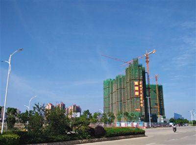 泉州東海片區海悅府地產項目。該項目開發公司董事蔡俊偉于春節前被帶走調查。