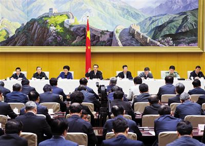 5月12日，國(guó)務(wù)院召開推進(jìn)簡(jiǎn)政放權(quán)放管結(jié)合職能轉(zhuǎn)變工作電視電話會(huì)議，李克強(qiáng)總理發(fā)表講話。新華社記者