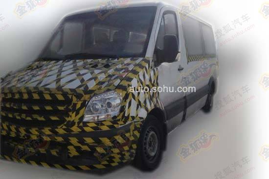 廈門(mén)金龍全新商用車(chē)型諜照