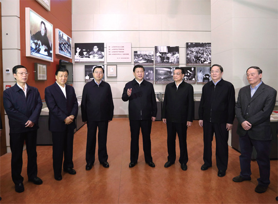 年11月29日，新一屆中共中央政治局常委到國家博物館參觀《復興之路》展覽時