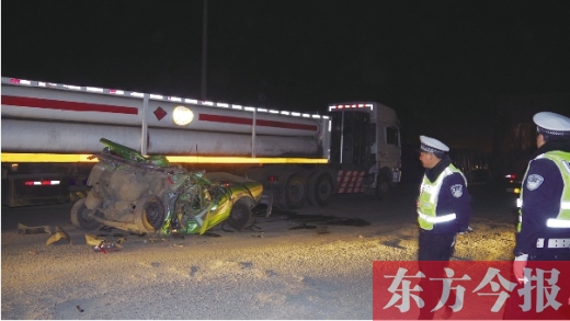 昨日下午，鄭平路與107國道并線處突發(fā)車禍，造成鄭平路擁堵兩個(gè)多小時(shí)