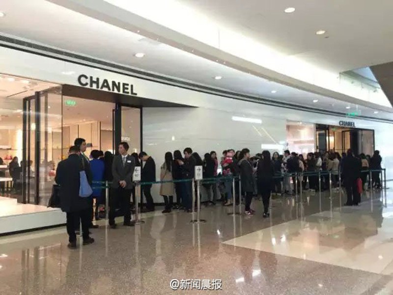 奢侈品牌中國區降價引發搶購