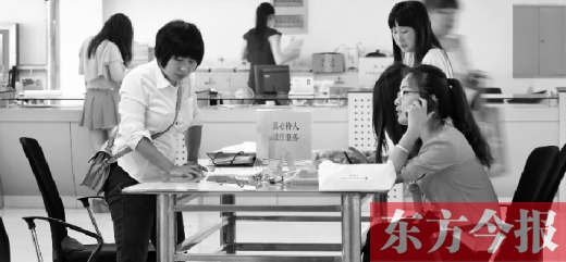 行政審批“瘦身”，不僅提高了行政效率，節約了行政資源，而且最大限度地方便了群眾