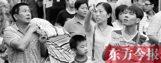 家長親自送孩子上大學，最主要的原因還是擔心孩子的安全問題