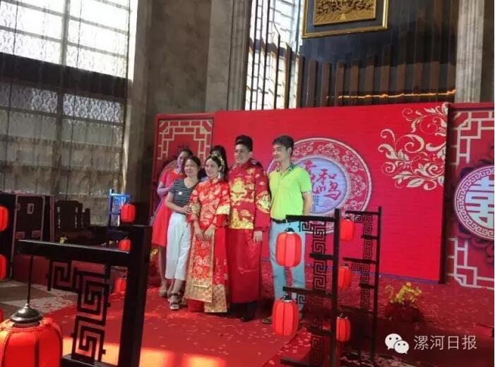 婚禮現場。 婚禮現場。