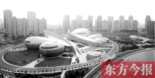 隨著鄭州經濟的發展，鄭州的城市建設也煥發出勃勃生機