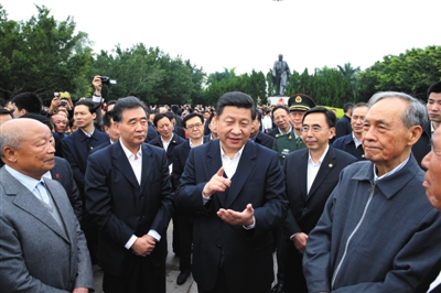 2012年12月11日，習近平任總書記后，首次出京考察選擇廣東，在深圳蓮花山向鄧小平像敬獻花籃，強調