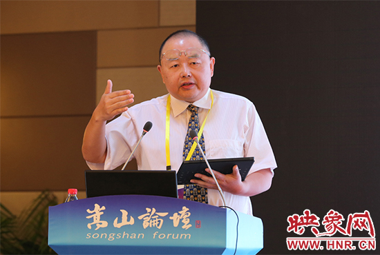 清華大學(xué)國(guó)學(xué)院副院長(zhǎng)劉東演講。