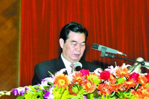 汕頭市政協原主席賴益成昨過堂