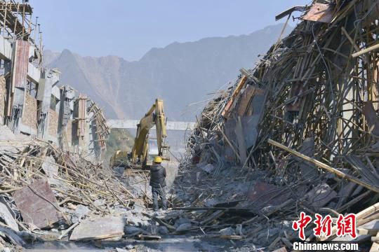 郴州一在建工地發生腳手架垮塌事故。鐘鐳　攝