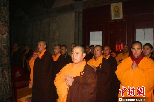 少林寺方丈釋永信率僧眾祭祖 沿襲千年傳統(圖)