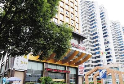衡陽官員趙安民與之保持聯(lián)系，并邀約女子在這家酒店房間見面。