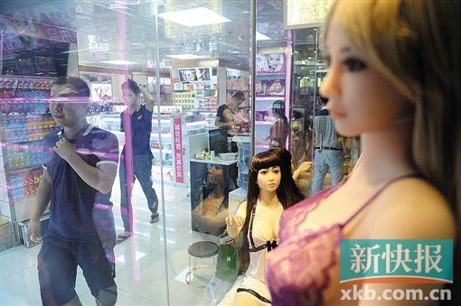 廣東成人用品市場(chǎng)調(diào)查。圖為各地的經(jīng)銷商都會(huì)在此進(jìn)貨。新快報(bào)記者 孫毅/攝