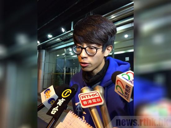 黃臺仰因設(shè)想?yún)⑴c旺角暴亂被香港警方拘捕，被指涉嫌參與旺角暴動。