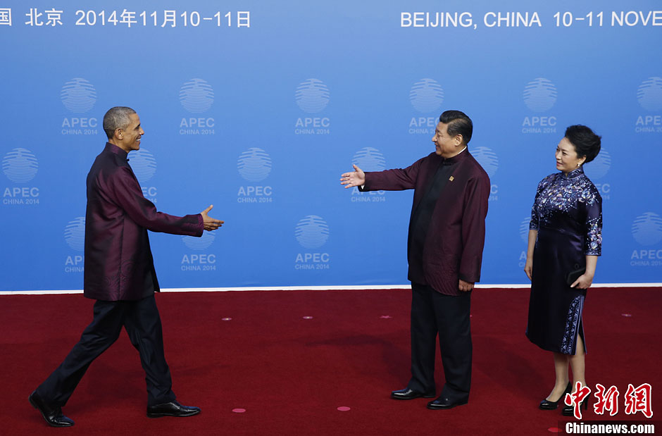 圖為習(xí)近平夫婦歡迎美國(guó)總統(tǒng)奧巴馬。中新社發(fā) 杜洋 攝