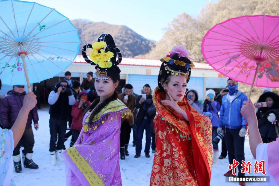 “洋貴妃”現身河南滑雪場