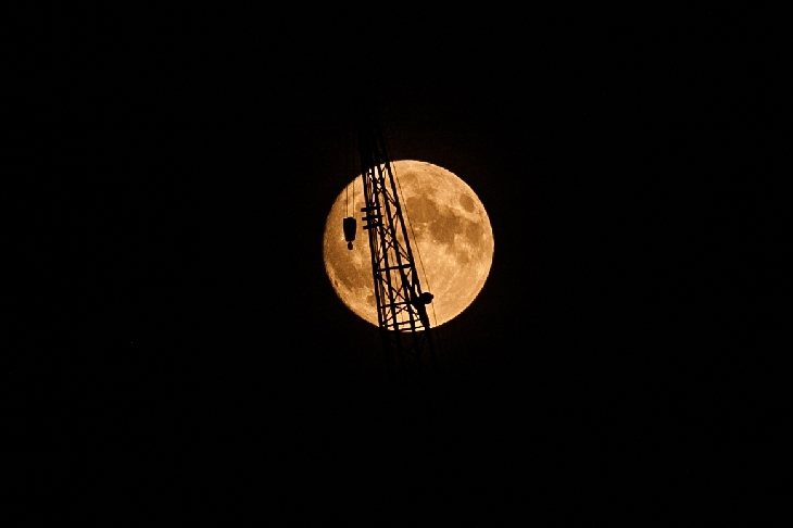 68年來最大！今晚夜空上演超級月亮