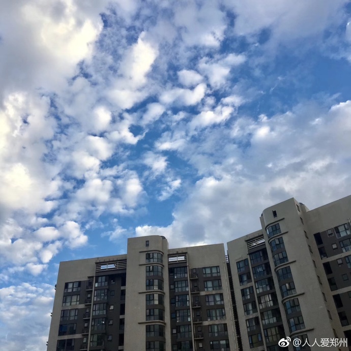 又被鄭州的藍(lán)天刷屏！隨便一拍就是手機(jī)壁紙