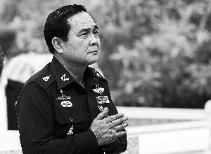 8月21日，巴育在泰國春武里府出席軍方活動。 新華社發