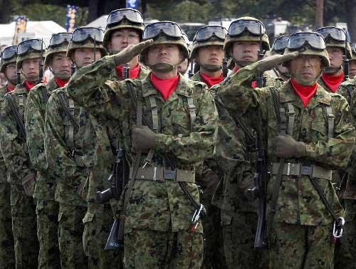 日本自衛隊動用600人在大雪中搜尋一顆失蹤子彈