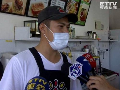 老板表示，妻子的主治醫師也說過，確實有“驚嚇導致流產”的案例。