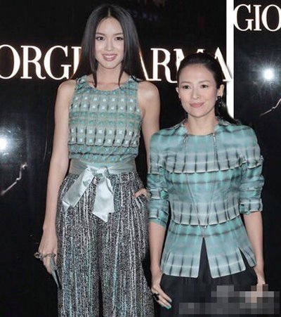 就算氣場絕對強大的貝嫂，跟張梓琳合影幾乎可以讓人忽視