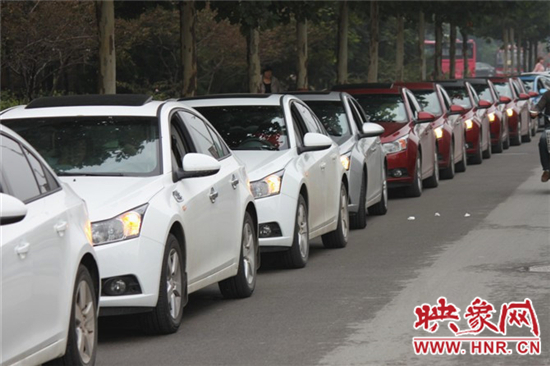 2014中國(鄭州)自駕車旅游產業交易博覽會在鄭州開幕