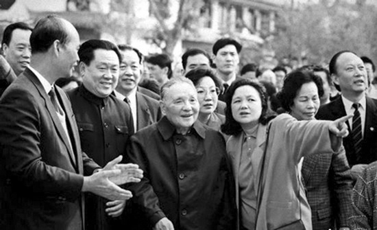 1992年，鄧小平南巡 圖片來自中國共產黨新聞網
